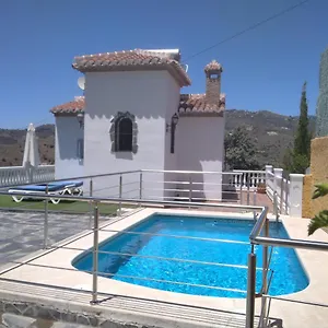 https://villa-las-encinas-costa-del-sol.1costadelsol.com